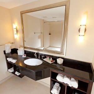 Luxury One Bedroom Suite King Bed Lake View NO RESORT FEE